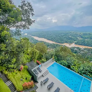 Mount Blue **** Kandy